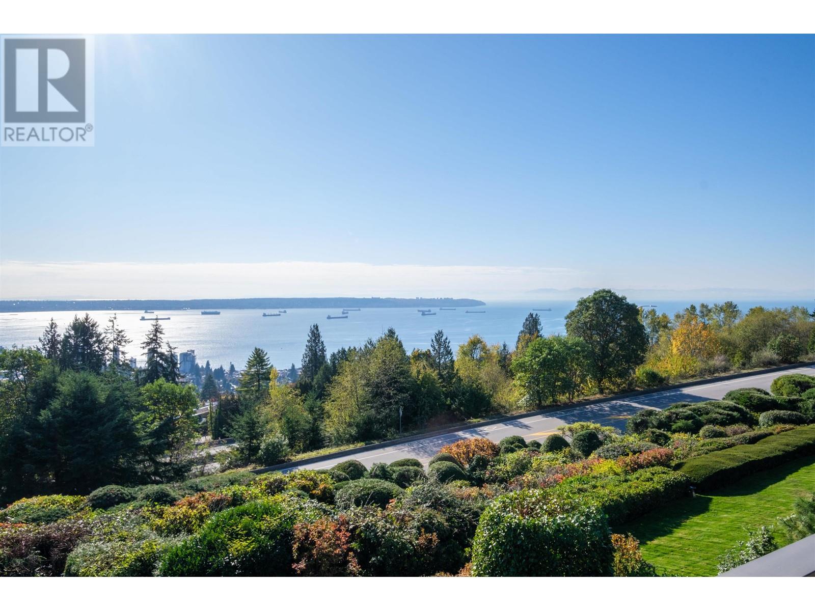 2 2206 Folkestone Way, West Vancouver, British Columbia  V7S 2X7 - Photo 32 - R2828472