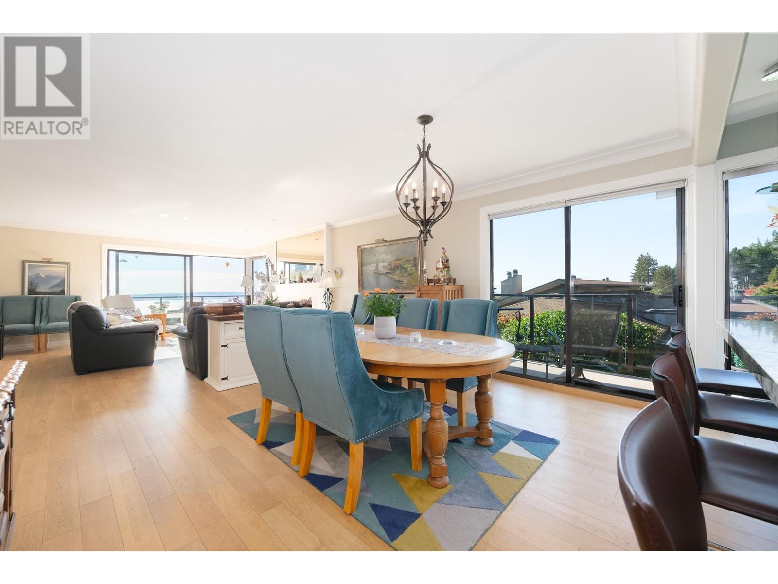 2 2206 Folkestone Way, West Vancouver, British Columbia  V7S 2X7 - Photo 11 - R2828472