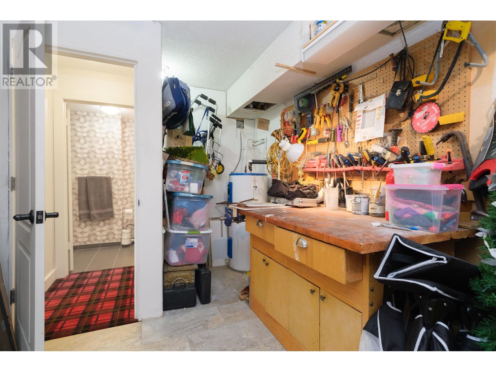 2 2206 Folkestone Way, West Vancouver, British Columbia  V7S 2X7 - Photo 30 - R2828472