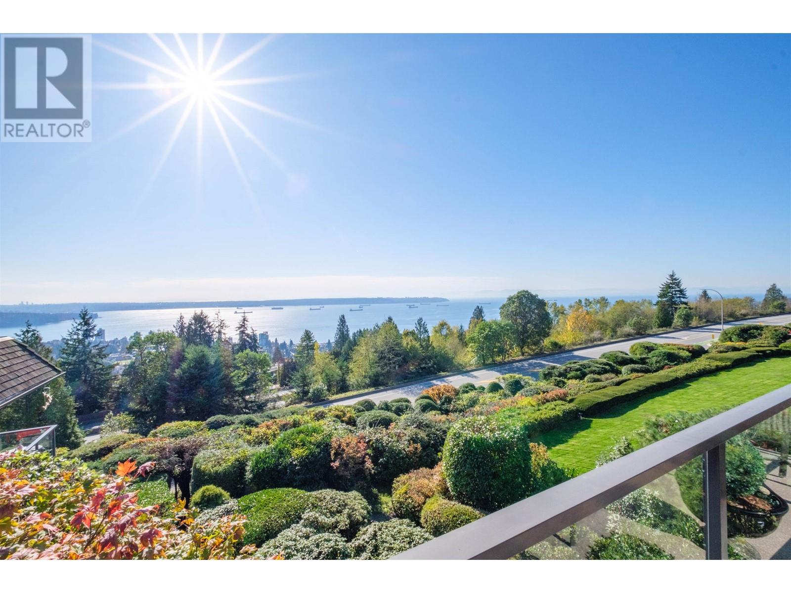 2 2206 Folkestone Way, West Vancouver, British Columbia  V7S 2X7 - Photo 33 - R2828472
