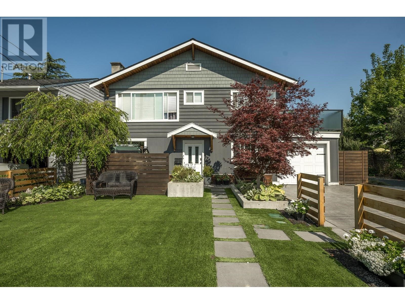 258 66 STREET, delta, British Columbia