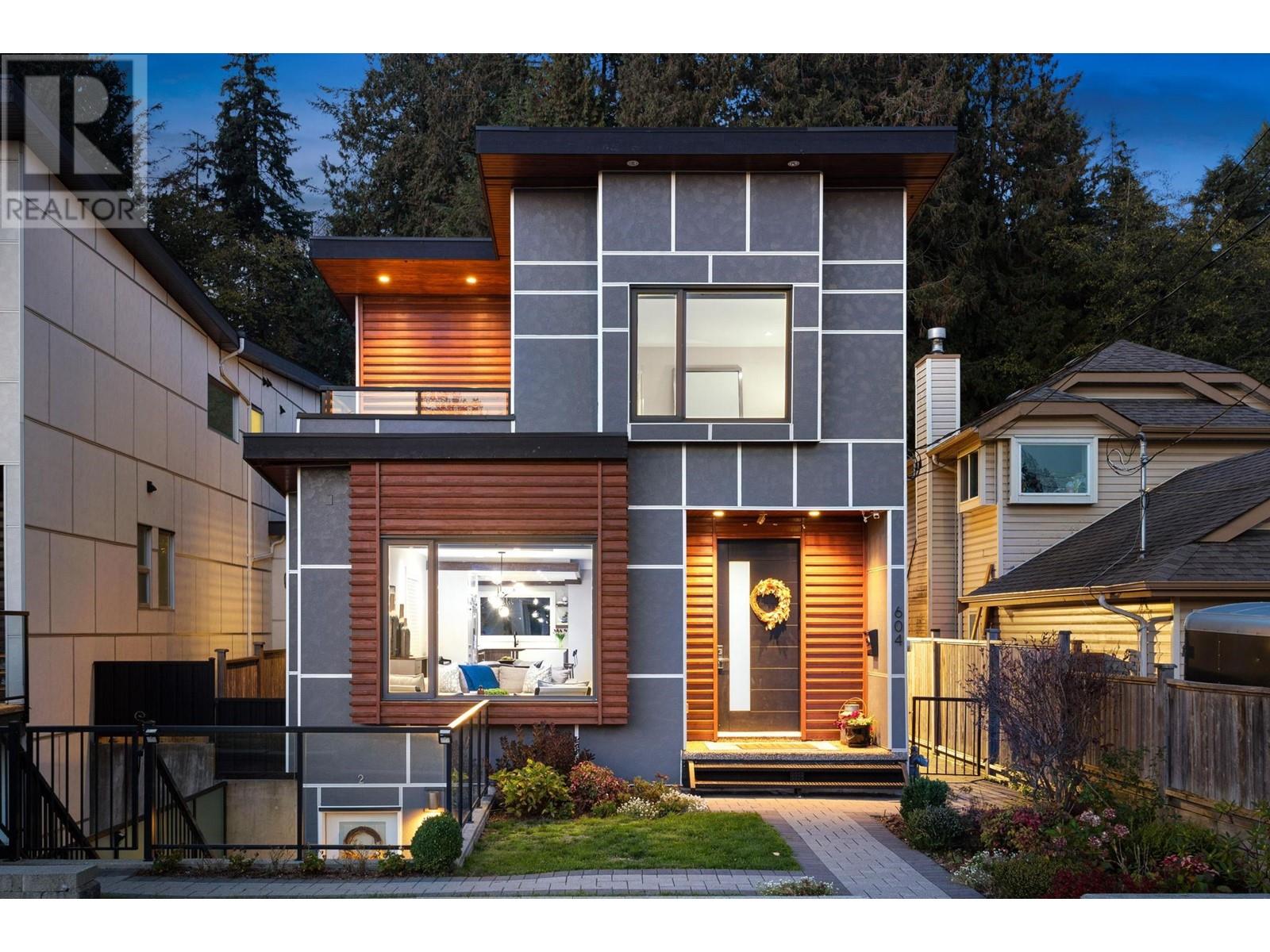 604 E 22nd Street, North Vancouver, British Columbia  V7L 3C9 - Photo 1 - R2828823