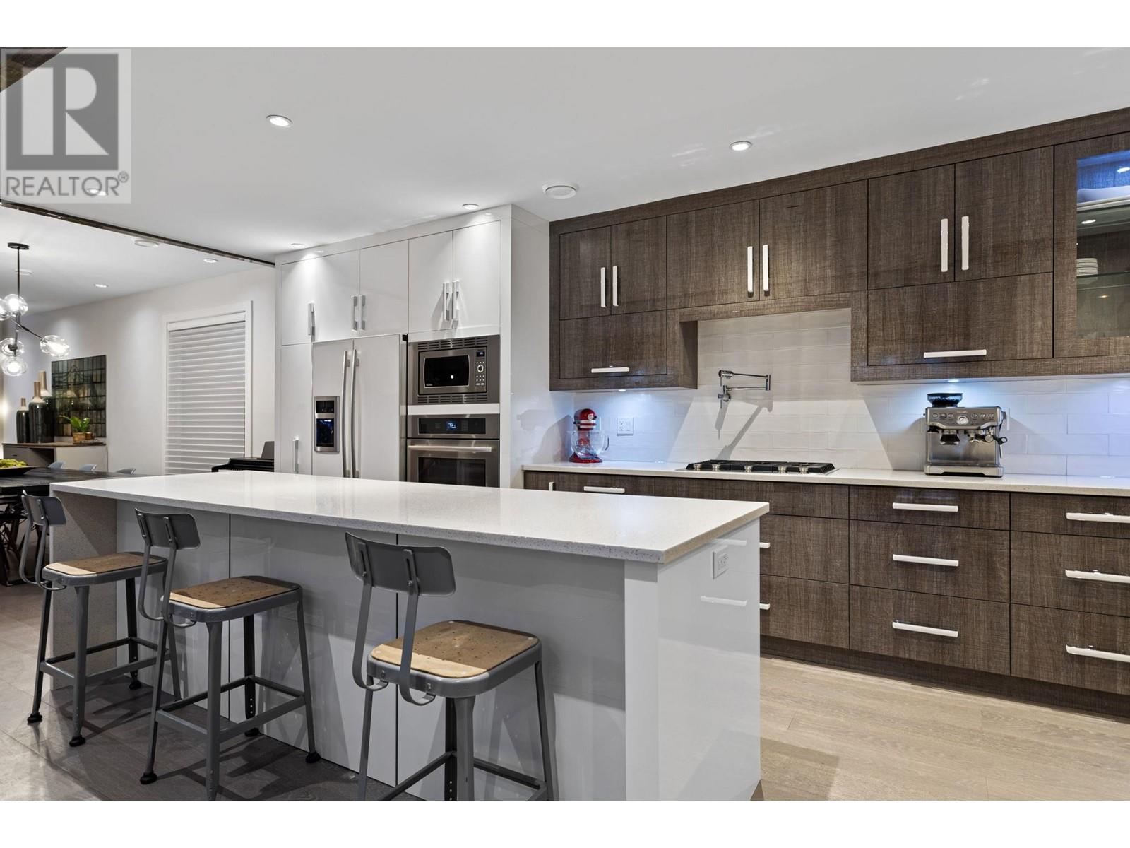 604 E 22nd Street, North Vancouver, British Columbia  V7L 3C9 - Photo 8 - R2828823