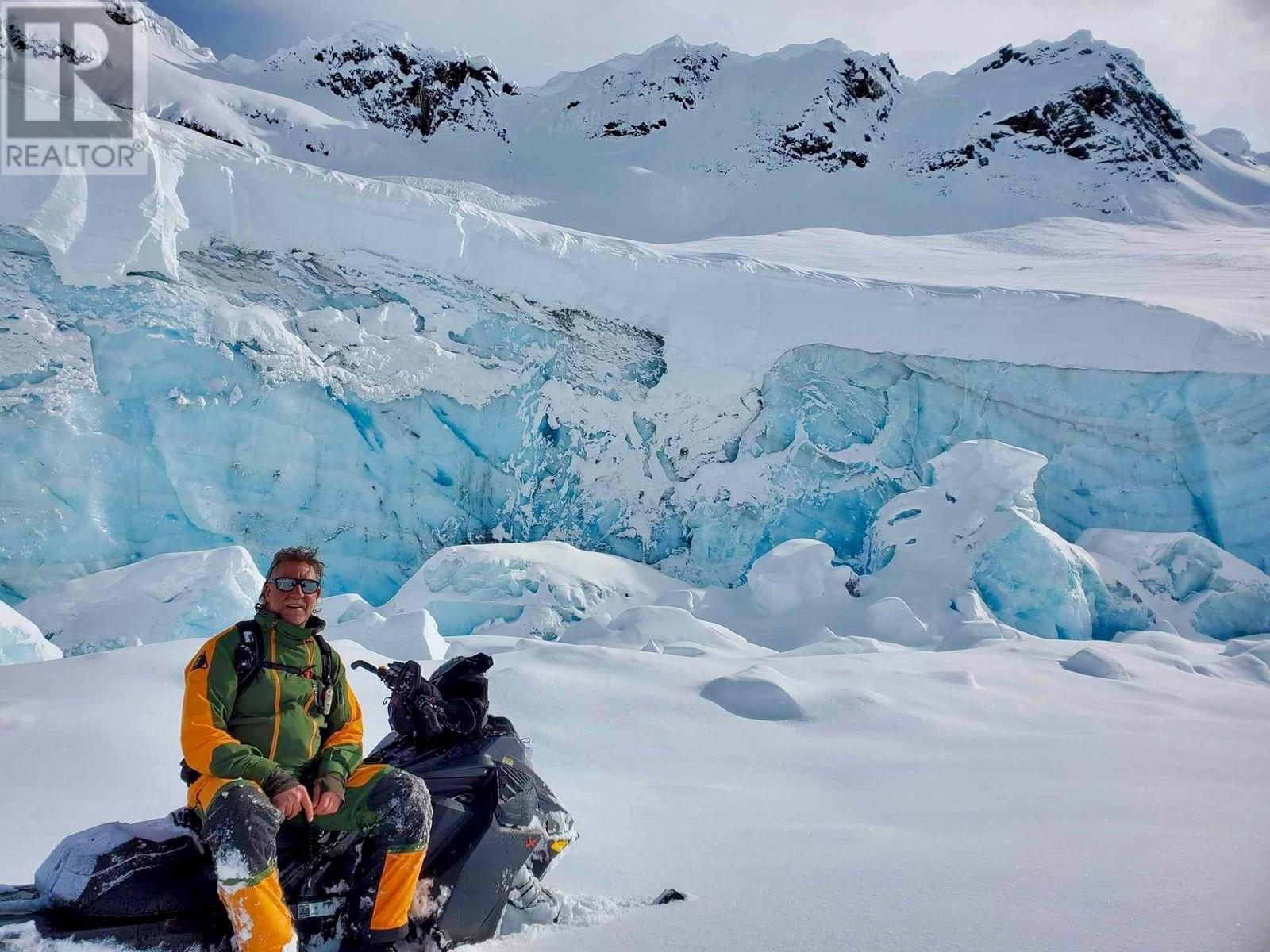 7068 Gun Lake West Road, Pemberton, British Columbia  V0K 1P0 - Photo 2 - R2828855