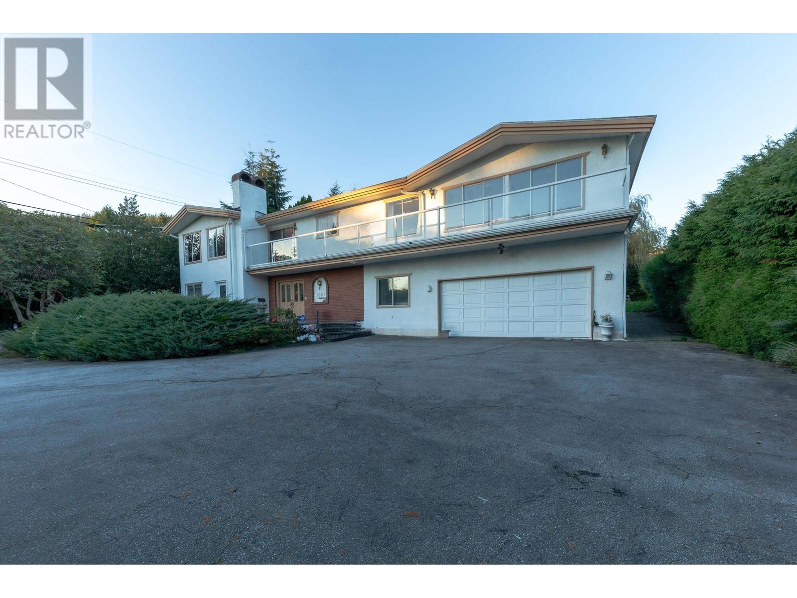 1087 Eyremount Drive, West Vancouver, British Columbia  V7S 2B8 - Photo 2 - R2828860