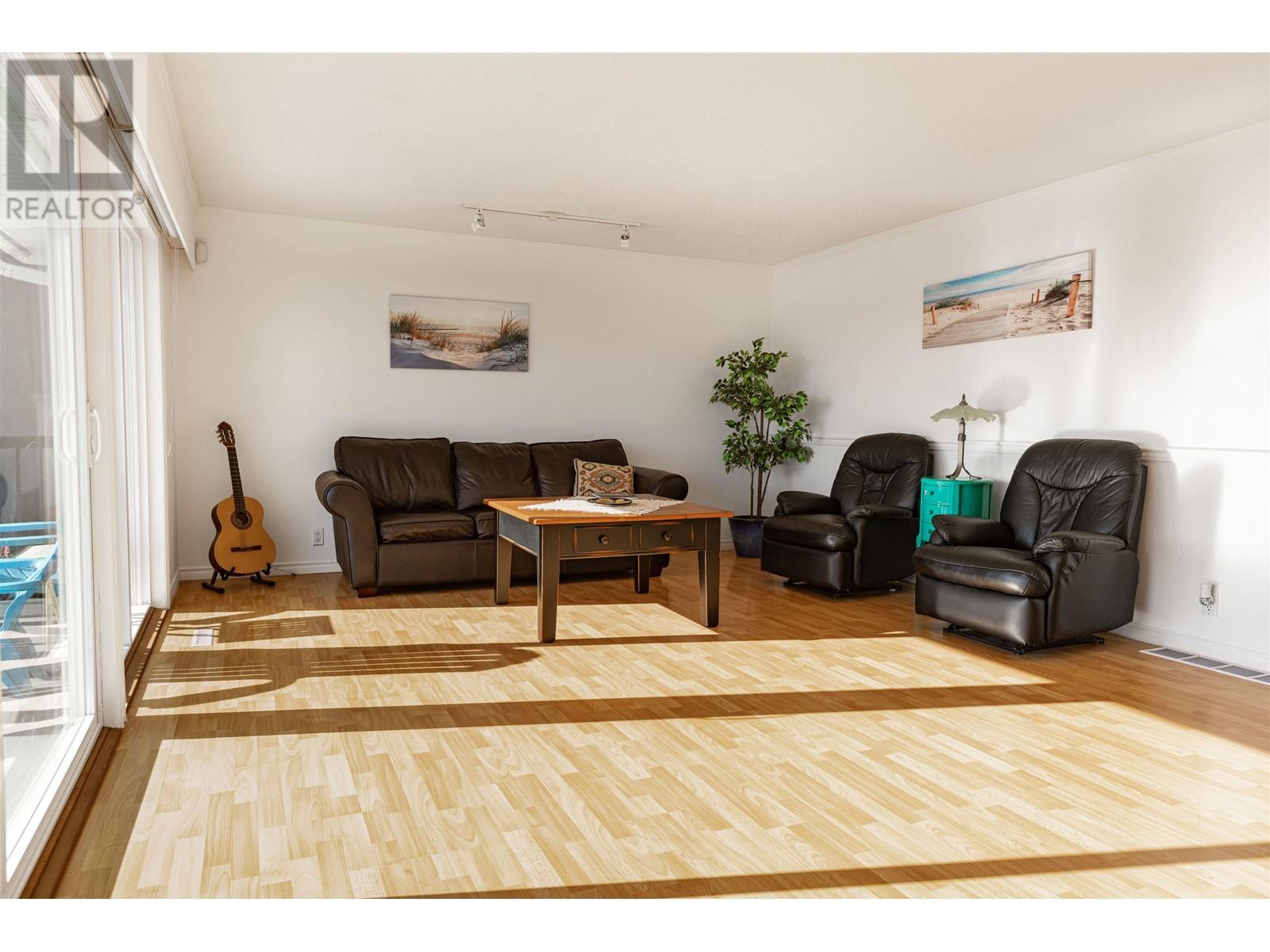 524 Abbs Road, Gibsons, British Columbia  V0N 1V0 - Photo 7 - R2825421