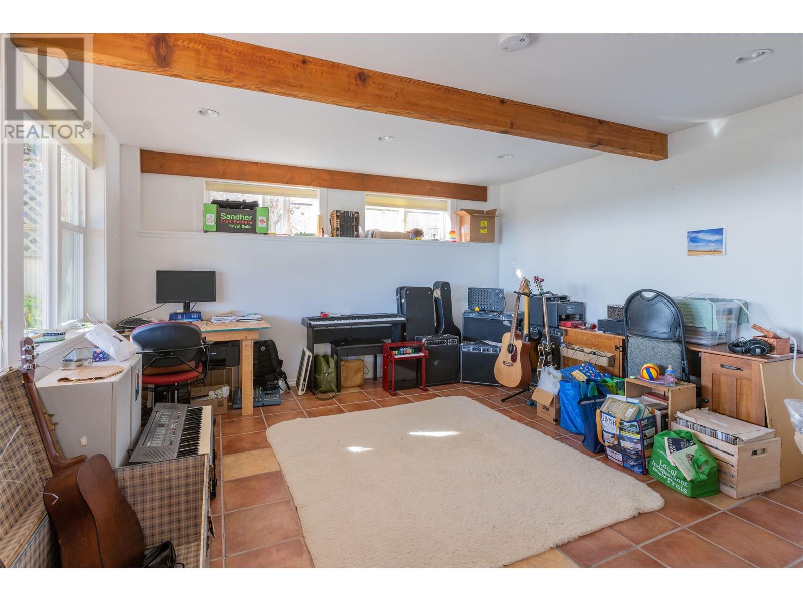 524 Abbs Road, Gibsons, British Columbia  V0N 1V0 - Photo 22 - R2825421