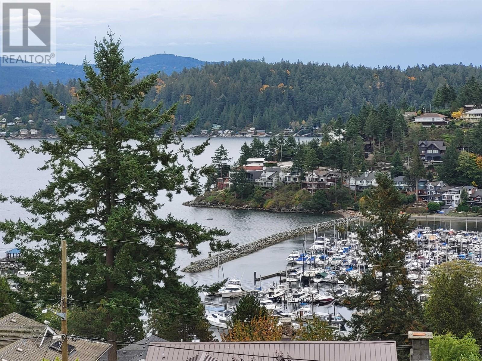 524 ABBS ROAD, gibsons, British Columbia