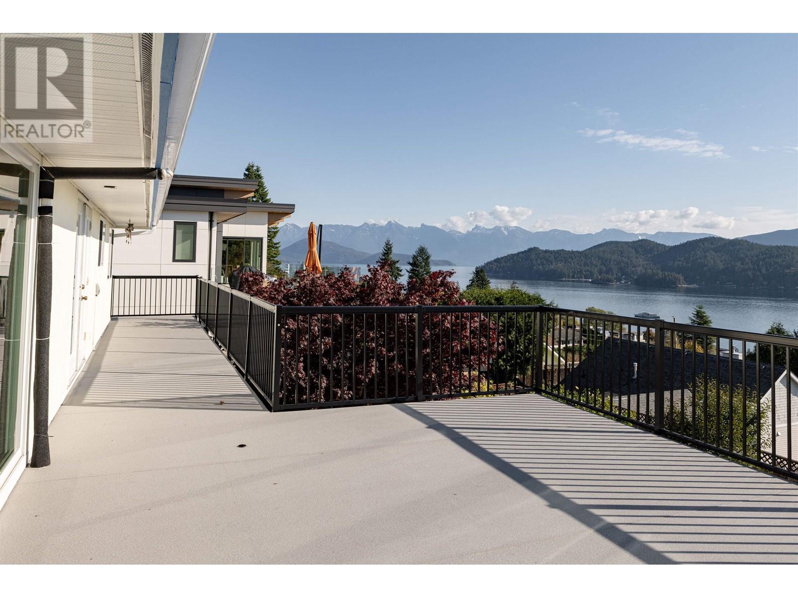 524 Abbs Road, Gibsons, British Columbia  V0N 1V0 - Photo 28 - R2825421