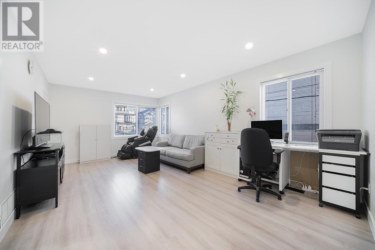 4995 Killarney Street, Vancouver, British Columbia  V5R 3V8 - Photo 3 - R2828675