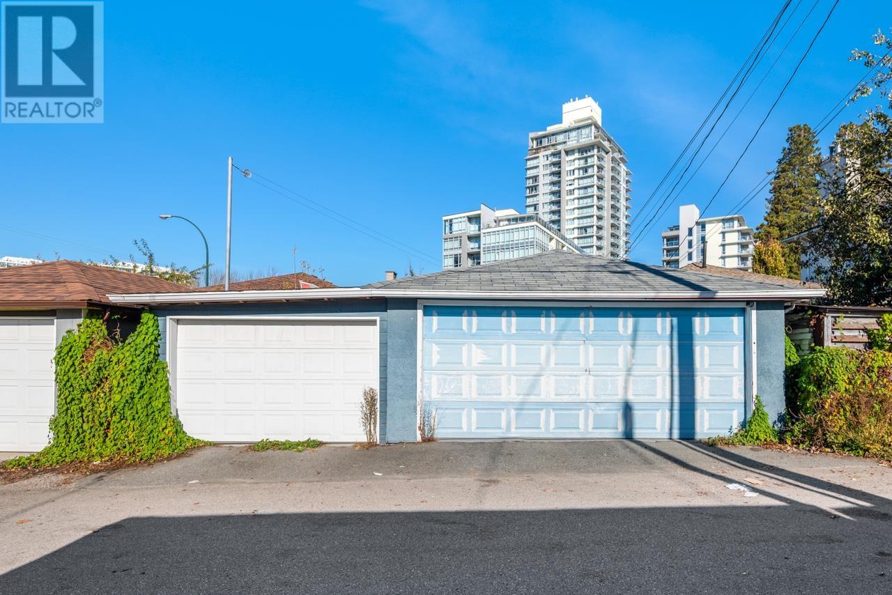 2324 E 30th Avenue, Vancouver, British Columbia  V5R 2S1 - Photo 22 - R2828221
