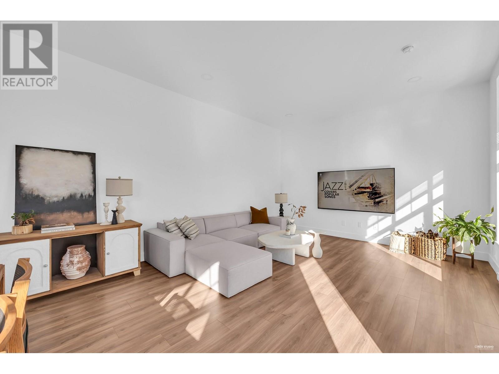 49 3552 Victoria Drive, Coquitlam, British Columbia  V3C 3V4 - Photo 11 - R2828729