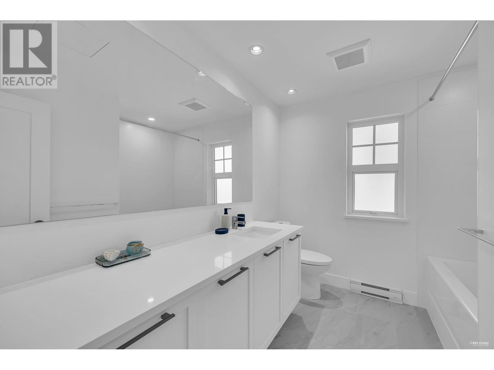 49 3552 Victoria Drive, Coquitlam, British Columbia  V3C 3V4 - Photo 15 - R2828729