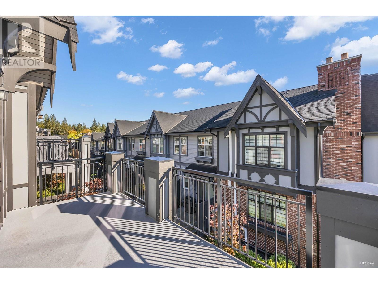 49 3552 Victoria Drive, Coquitlam, British Columbia  V3C 3V4 - Photo 2 - R2828729