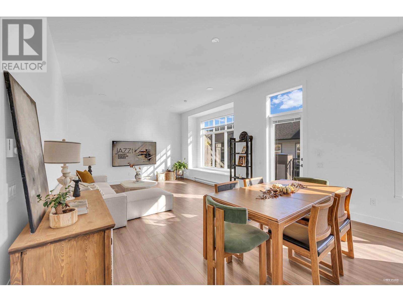 49 3552 Victoria Drive, Coquitlam, British Columbia  V3C 3V4 - Photo 5 - R2828729