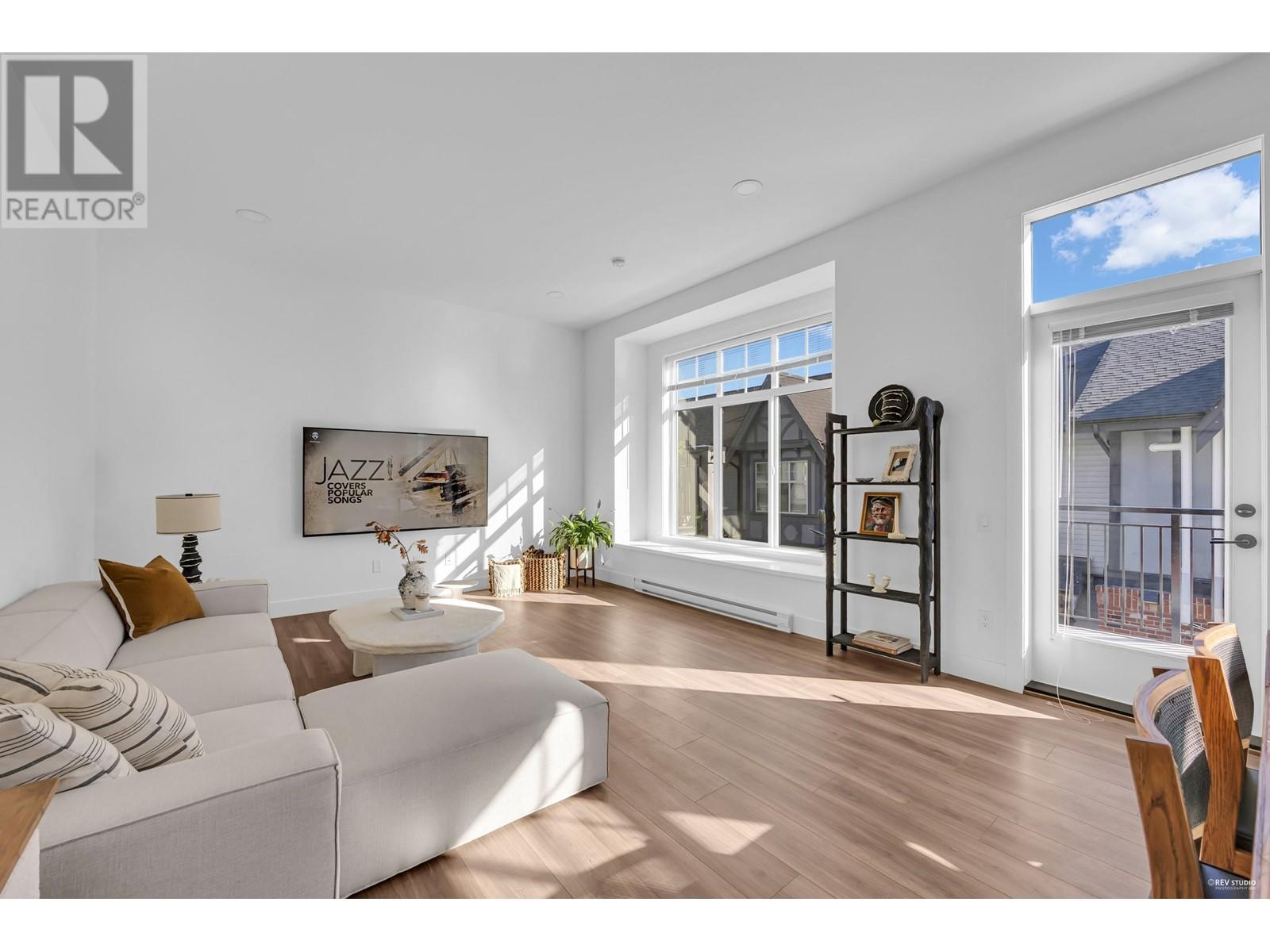 49 3552 Victoria Drive, Coquitlam, British Columbia  V3C 3V4 - Photo 8 - R2828729