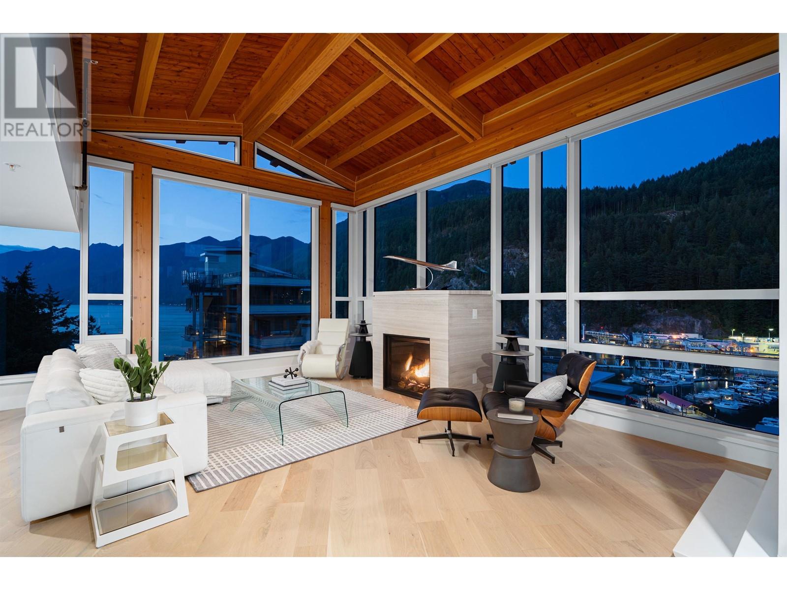 901 6699 NELSON AVENUE, west vancouver, British Columbia