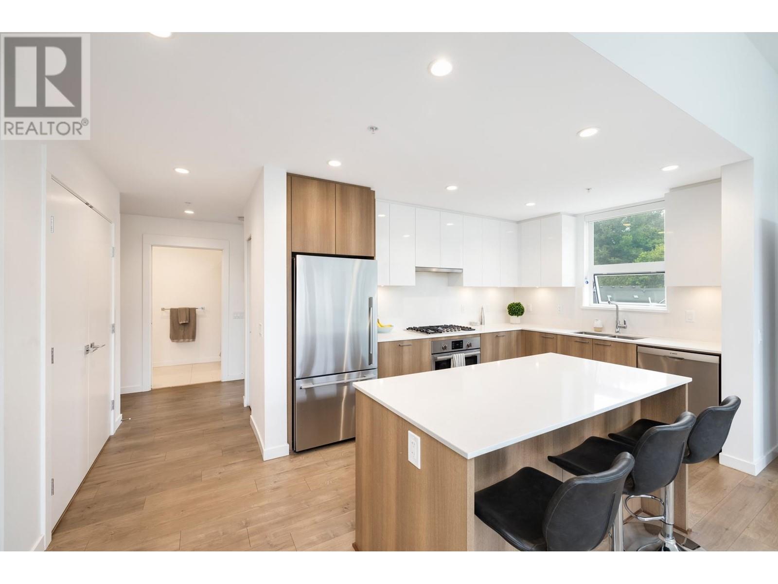 311 715 W 15th Street, Vancouver, British Columbia  V7M 1T2 - Photo 4 - R2824221