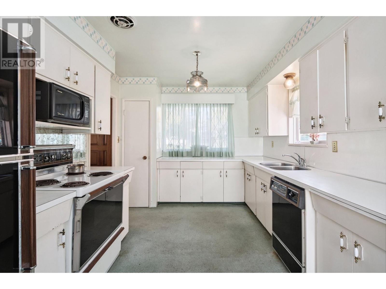 7846 Vivian Drive, Vancouver, British Columbia  V5S 2V9 - Photo 20 - R2828677