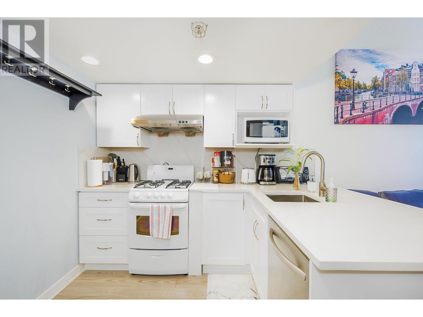 604 933 Seymour Street, Vancouver, British Columbia  V6B 6L6 - Photo 4 - R2828821