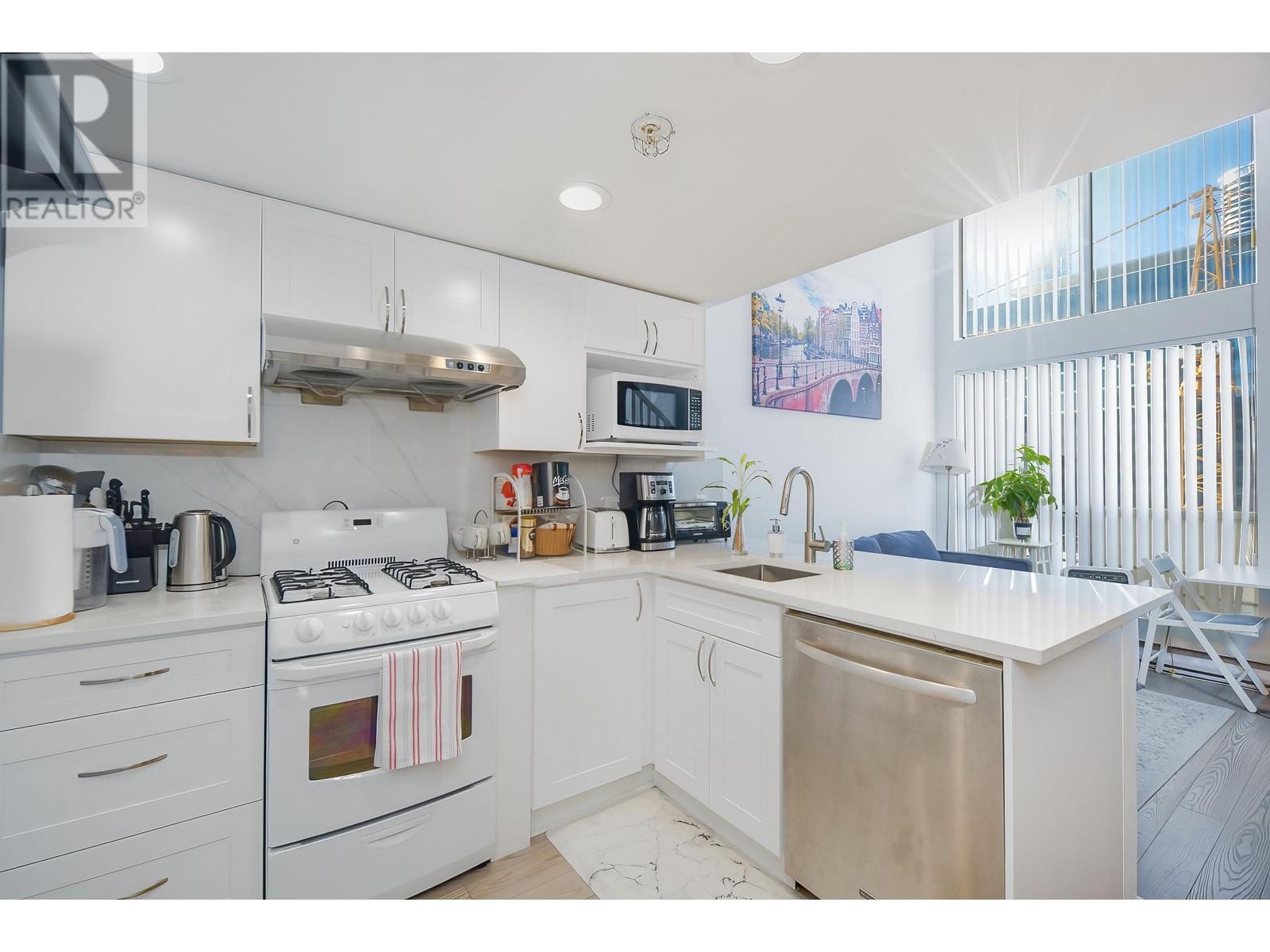 604 933 Seymour Street, Vancouver, British Columbia  V6B 6L6 - Photo 5 - R2828821