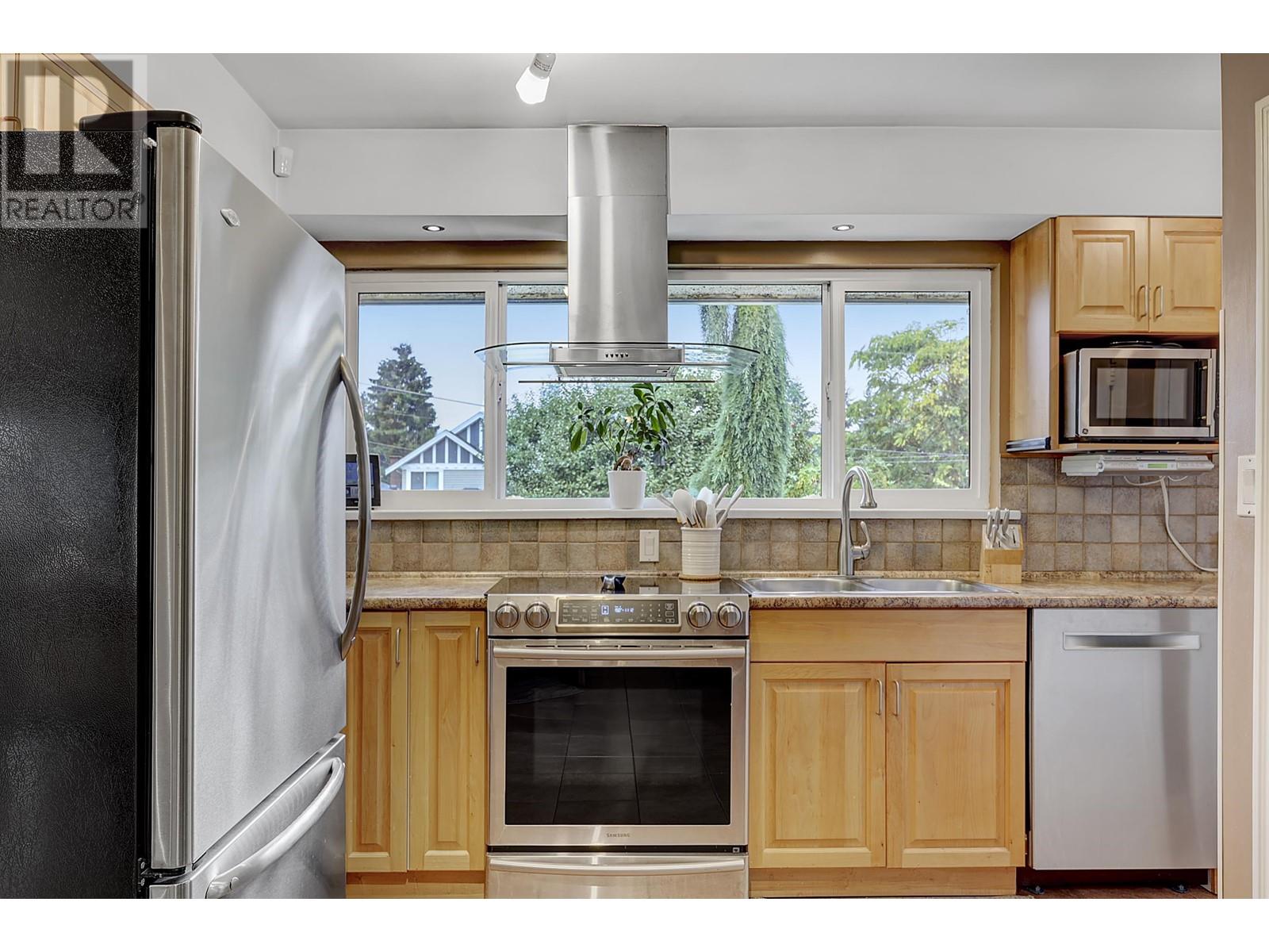 311 NOOTKA STREET, new westminster, British Columbia