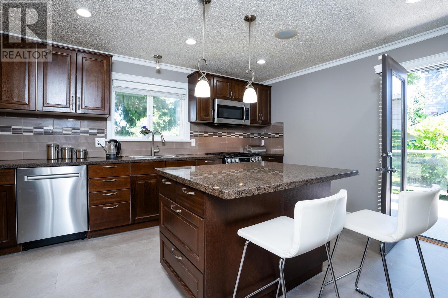 5324 6 Avenue, Delta, British Columbia  V4M 1L5 - Photo 3 - R2807498