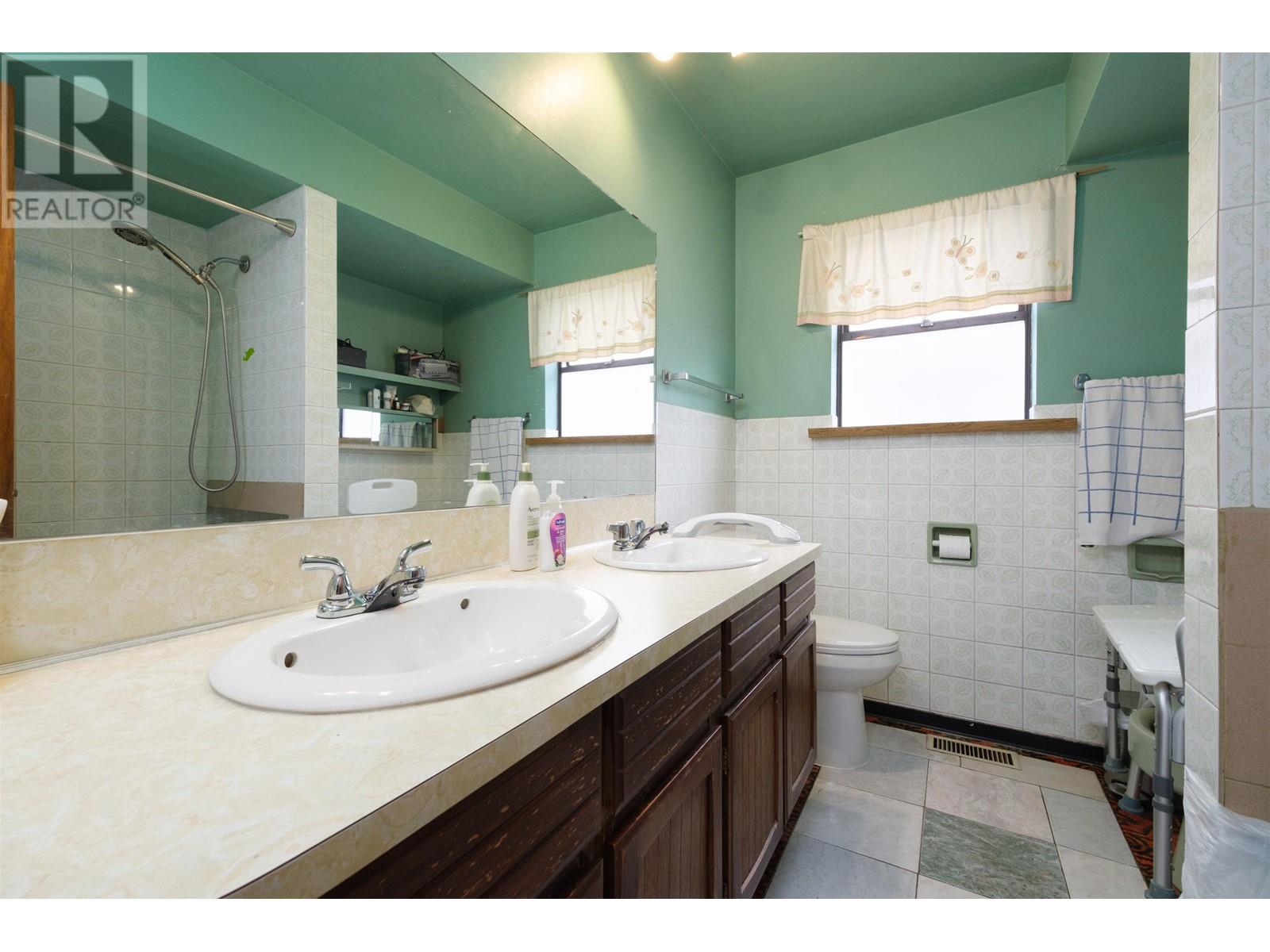 4145 Venables Street, Burnaby, British Columbia  V5C 2Z7 - Photo 12 - R2828527