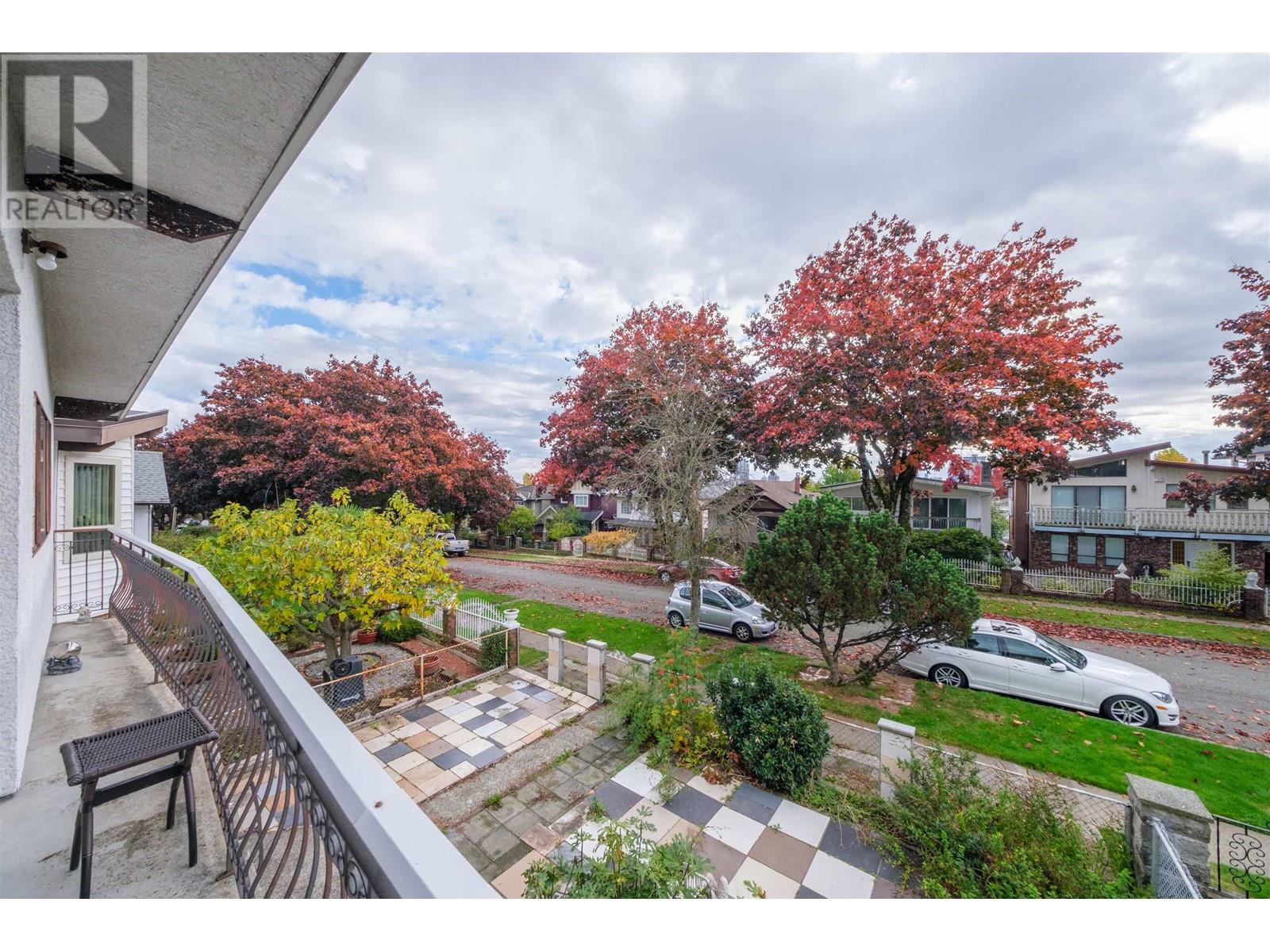 4145 Venables Street, Burnaby, British Columbia  V5C 2Z7 - Photo 3 - R2828527