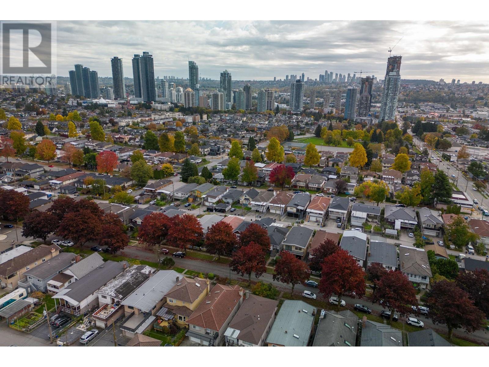 4145 Venables Street, Burnaby, British Columbia  V5C 2Z7 - Photo 2 - R2828527