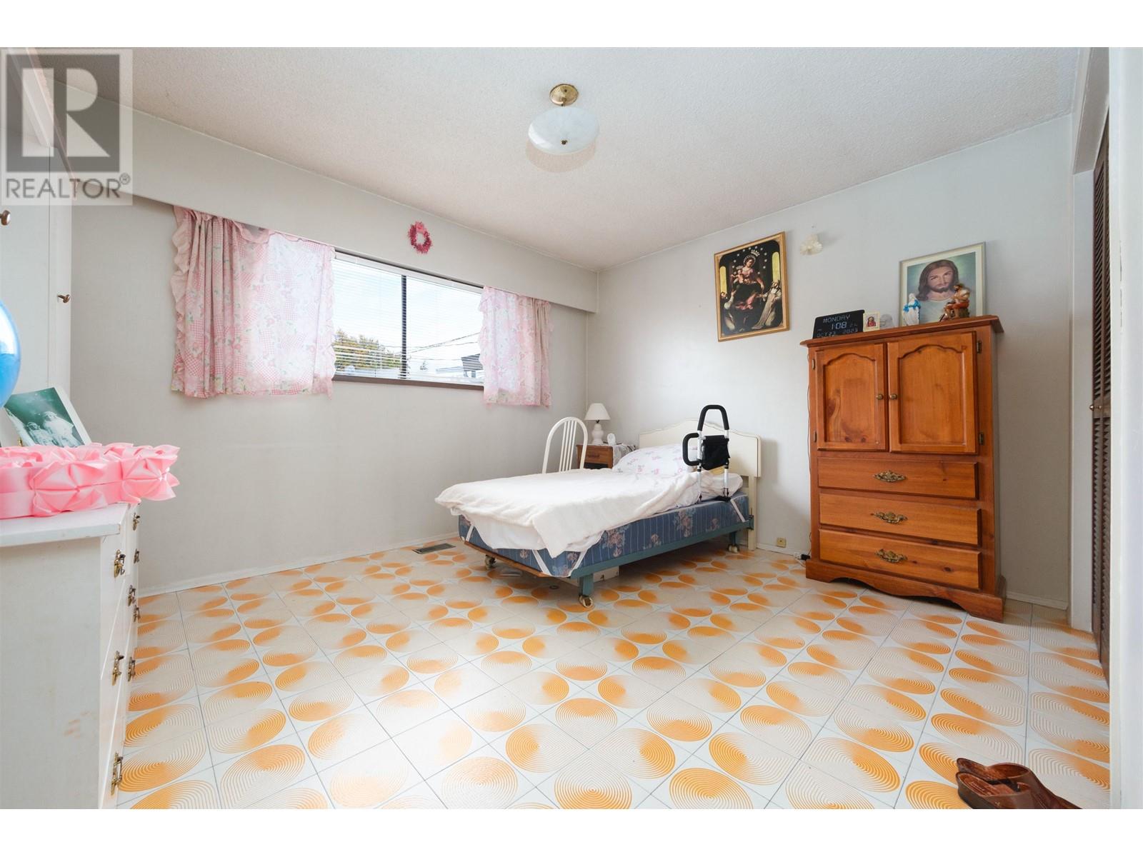 4145 Venables Street, Burnaby, British Columbia  V5C 2Z7 - Photo 7 - R2828527