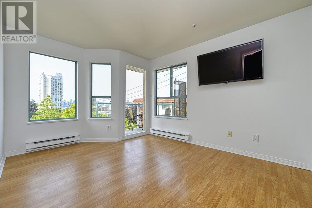 303 111 W 5th Street, North Vancouver, British Columbia  V7M 1J6 - Photo 14 - R2828690
