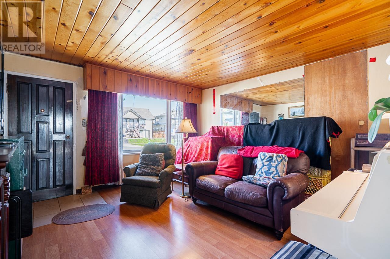 1034 Delestre Avenue, Coquitlam, British Columbia  V3K 2H2 - Photo 10 - R2828792