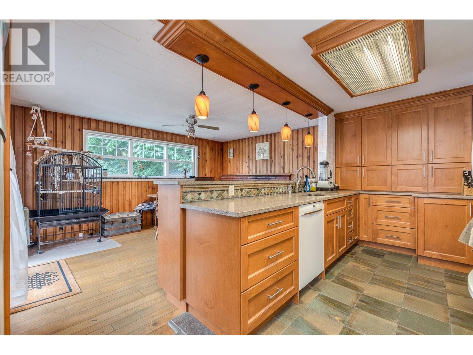 20515 Powell Avenue, Maple Ridge, British Columbia  V2X 4N3 - Photo 8 - R2828791