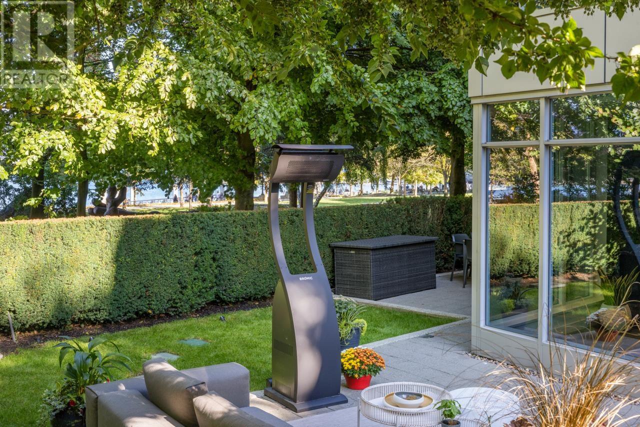 308 Jervis Mews, Vancouver, British Columbia  V6C 3R5 - Photo 3 - R2806246