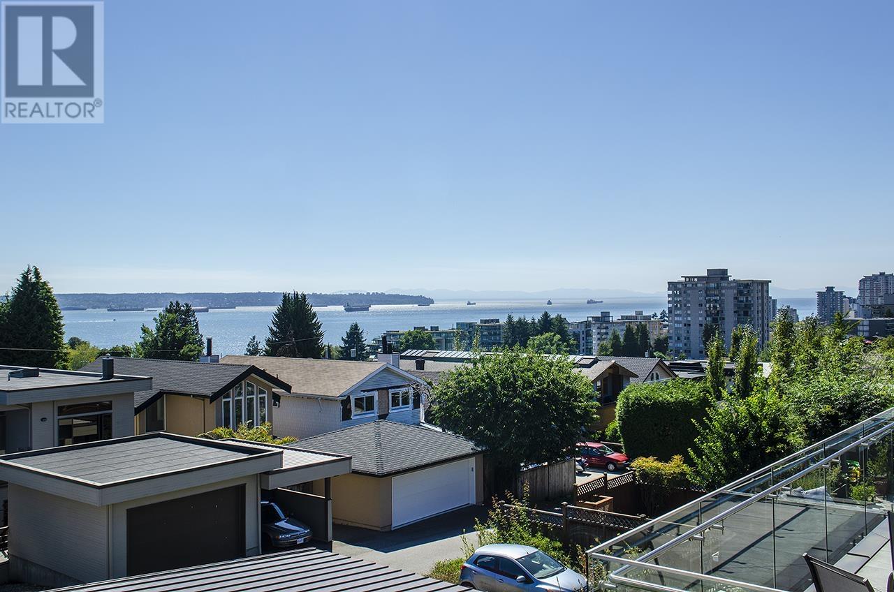 1148 Esquimalt Avenue, West Vancouver, British Columbia  V7T 1K1 - Photo 3 - R2823945