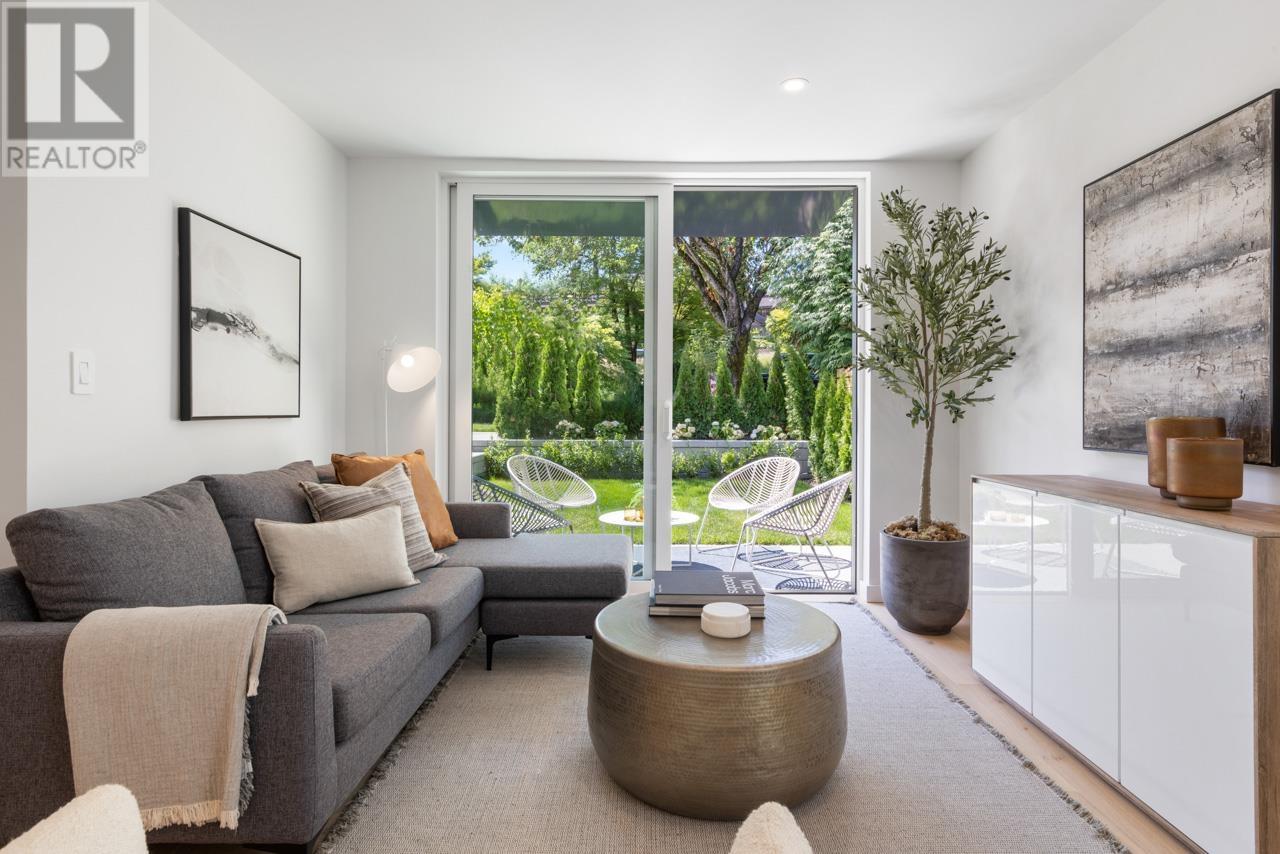 3335 W 16th Avenue, Vancouver, British Columbia  V6R 3B7 - Photo 3 - R2826071