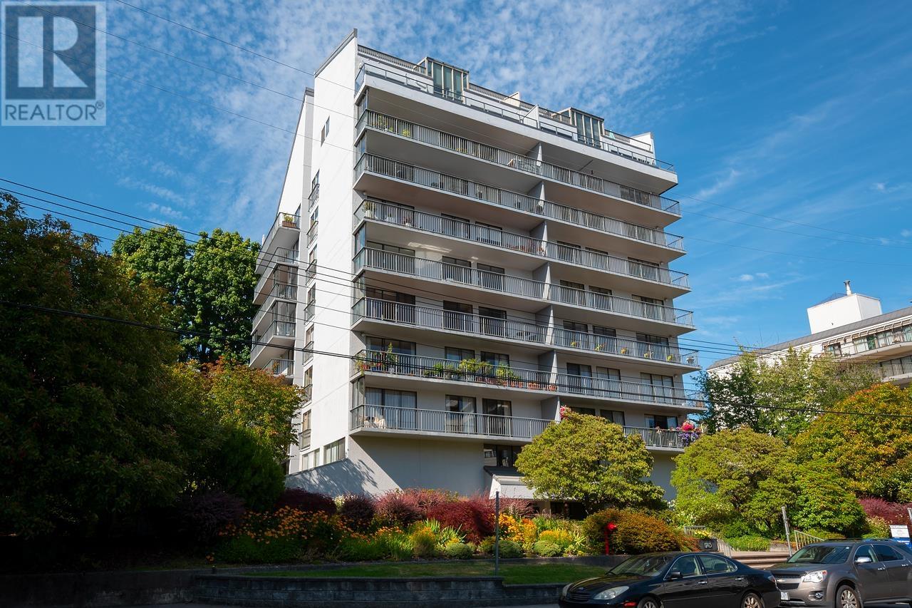 501 1745 ESQUIMALT AVENUE, west vancouver, British Columbia