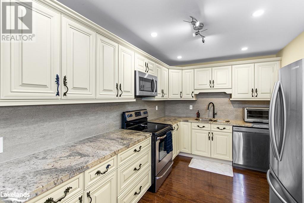1030 Falgarwood Drive Unit# 74, Oakville, Ontario  L6H 2P5 - Photo 11 - 40507152