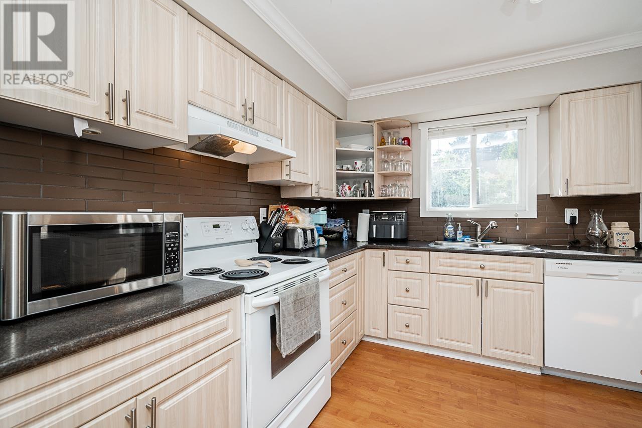 12155 Gee Street, Maple Ridge, British Columbia  V2X 7M7 - Photo 14 - R2828927