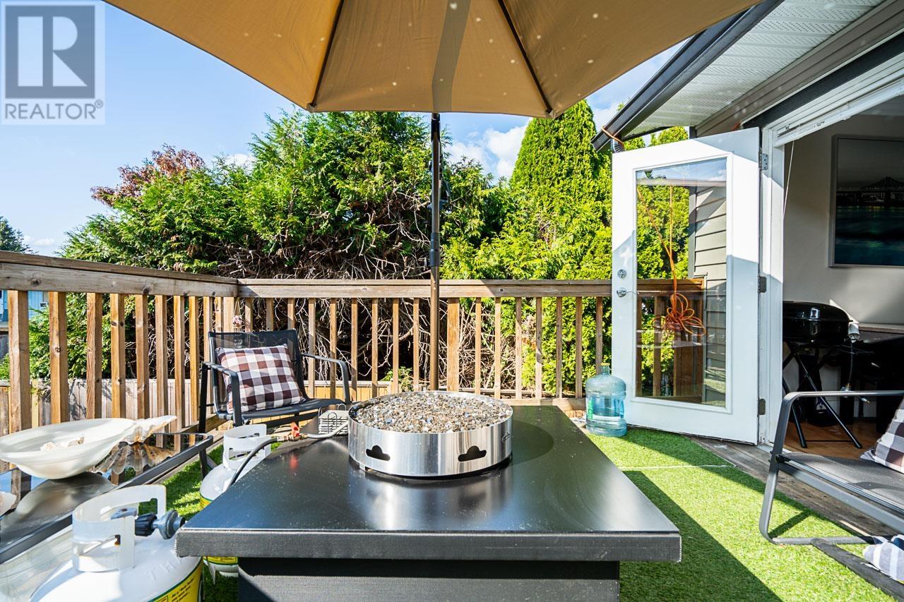 12155 Gee Street, Maple Ridge, British Columbia  V2X 7M7 - Photo 2 - R2828927
