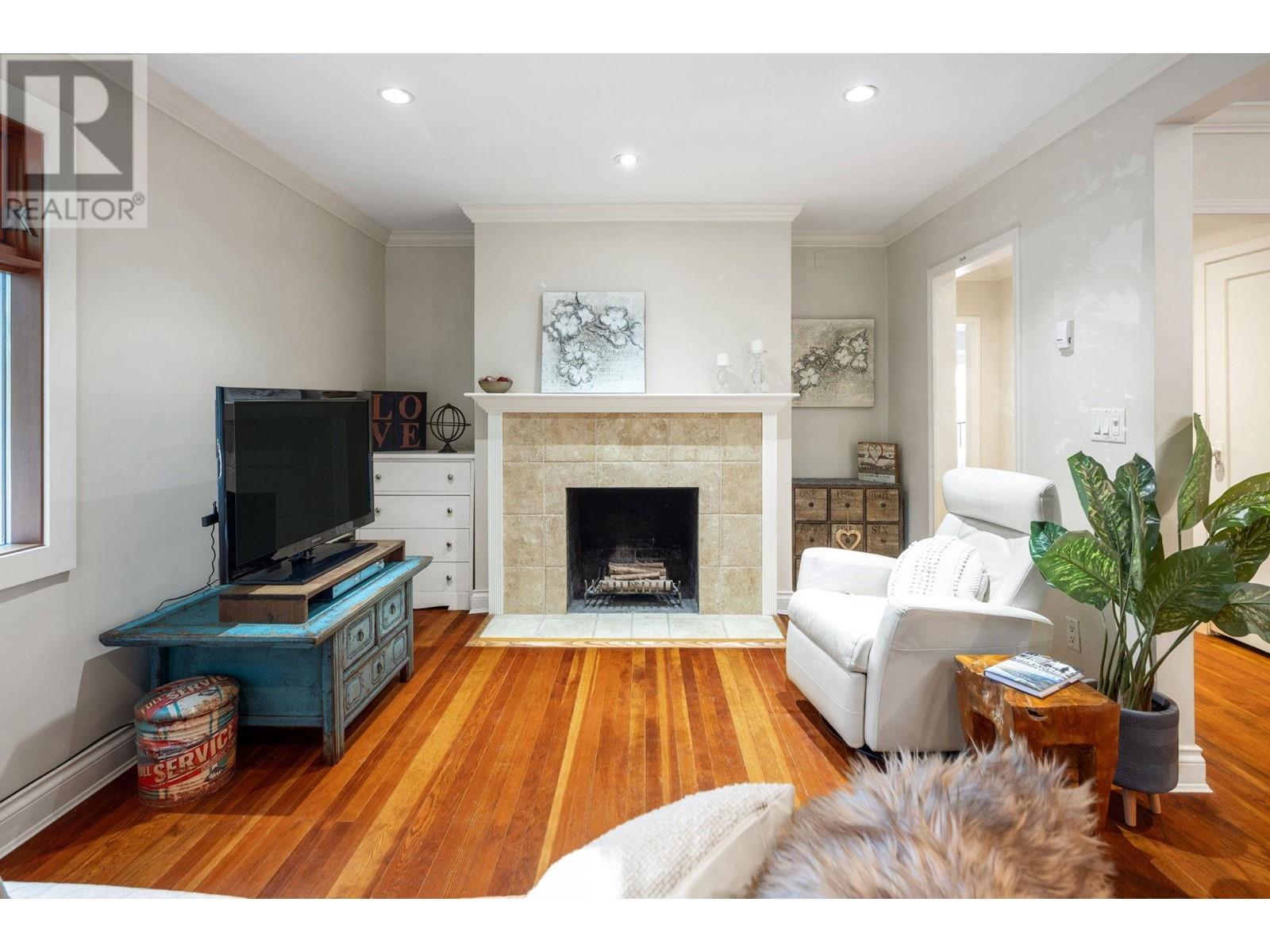 829 E 22nd Avenue, Vancouver, British Columbia  V5V 1V8 - Photo 4 - R2828940