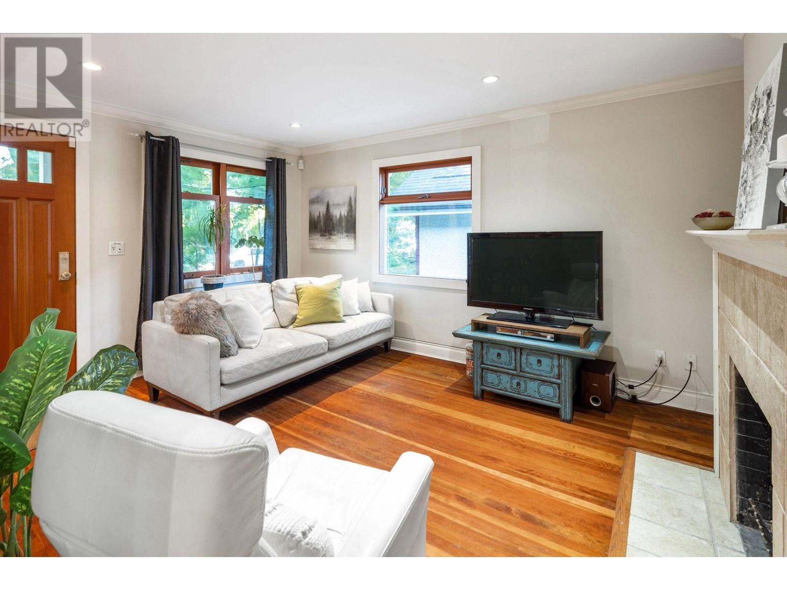 829 E 22nd Avenue, Vancouver, British Columbia  V5V 1V8 - Photo 5 - R2828940