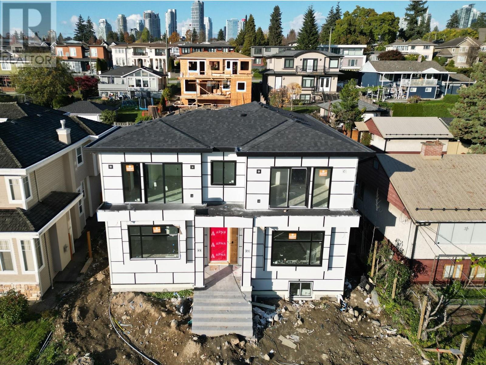 4527 Clinton Street, Burnaby, British Columbia  V5J 2K6 - Photo 2 - R2828835