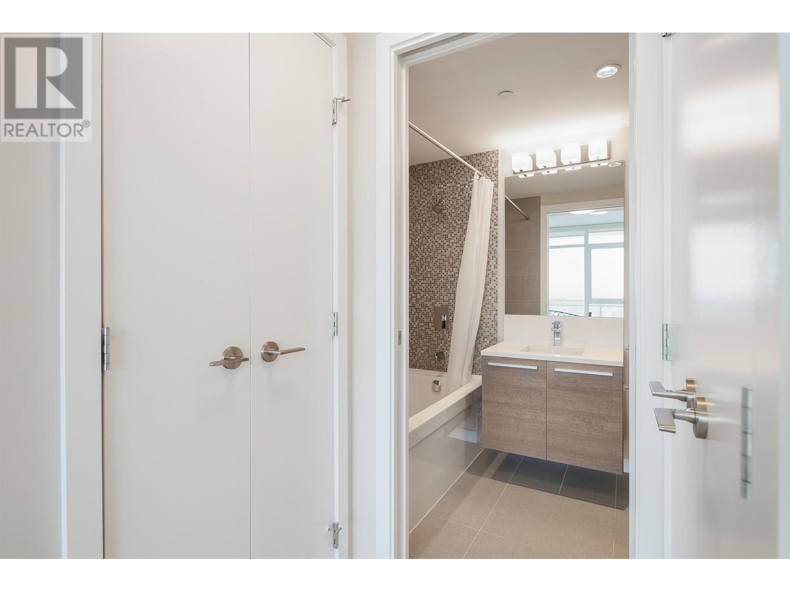2104 4485 Skyline Drive, Burnaby, British Columbia  V5C 0J2 - Photo 15 - R2827768