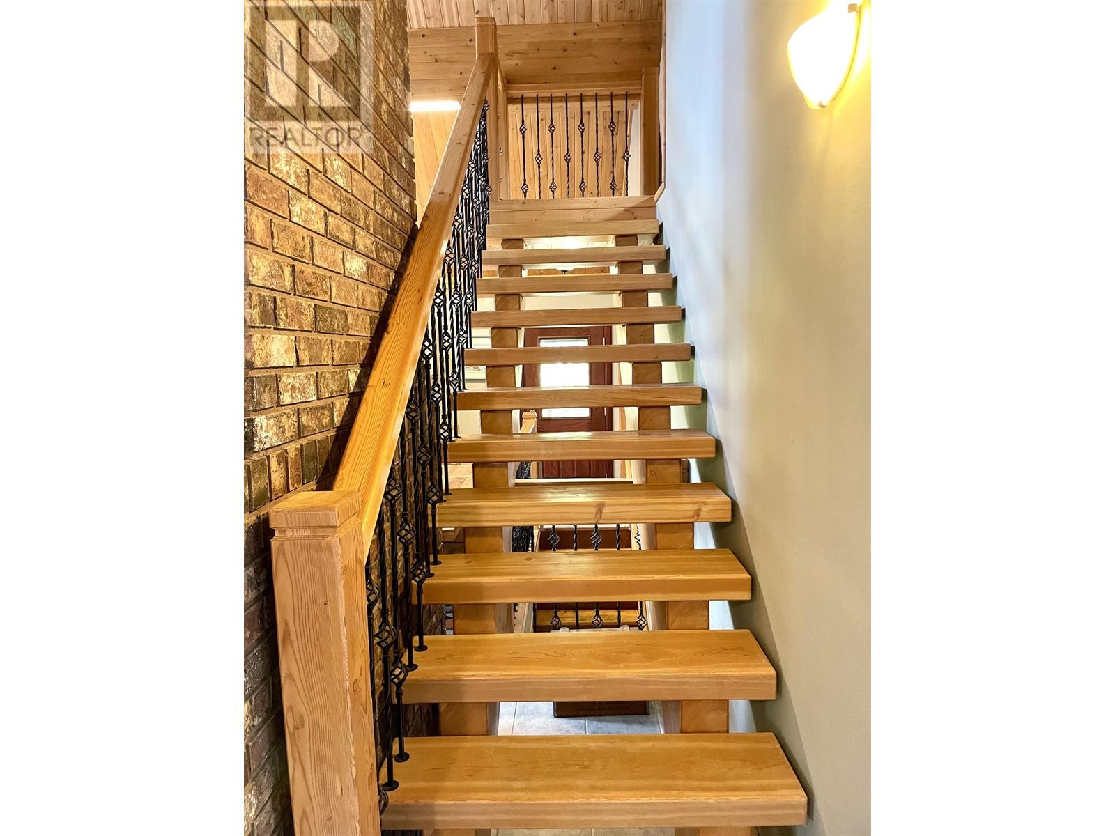 7068 Gun Lake West Road, Pemberton, British Columbia  V0K 1P0 - Photo 17 - R2828855