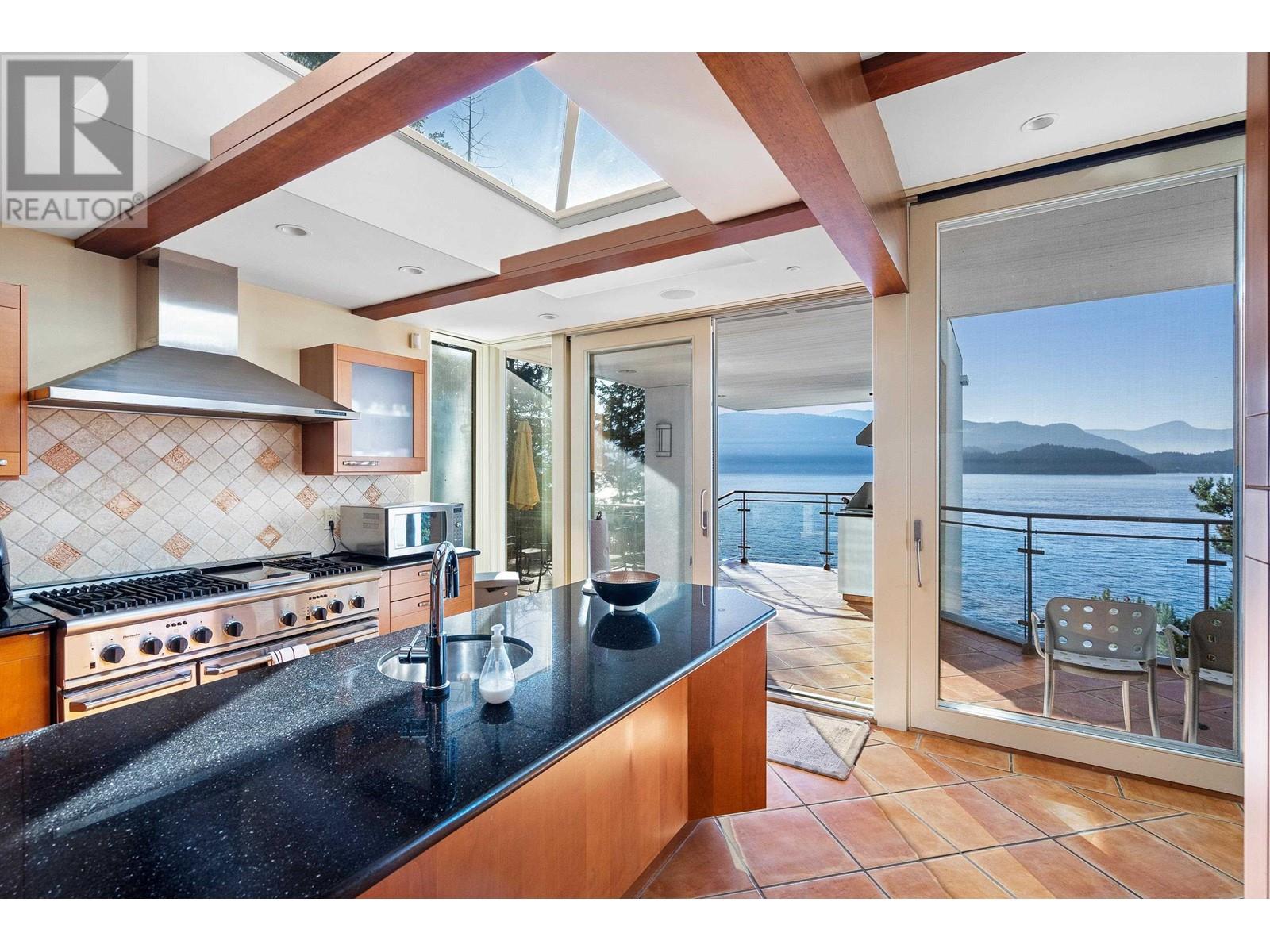 6257 Taylor Drive, West Vancouver, British Columbia  V7W 1Y8 - Photo 16 - R2828503