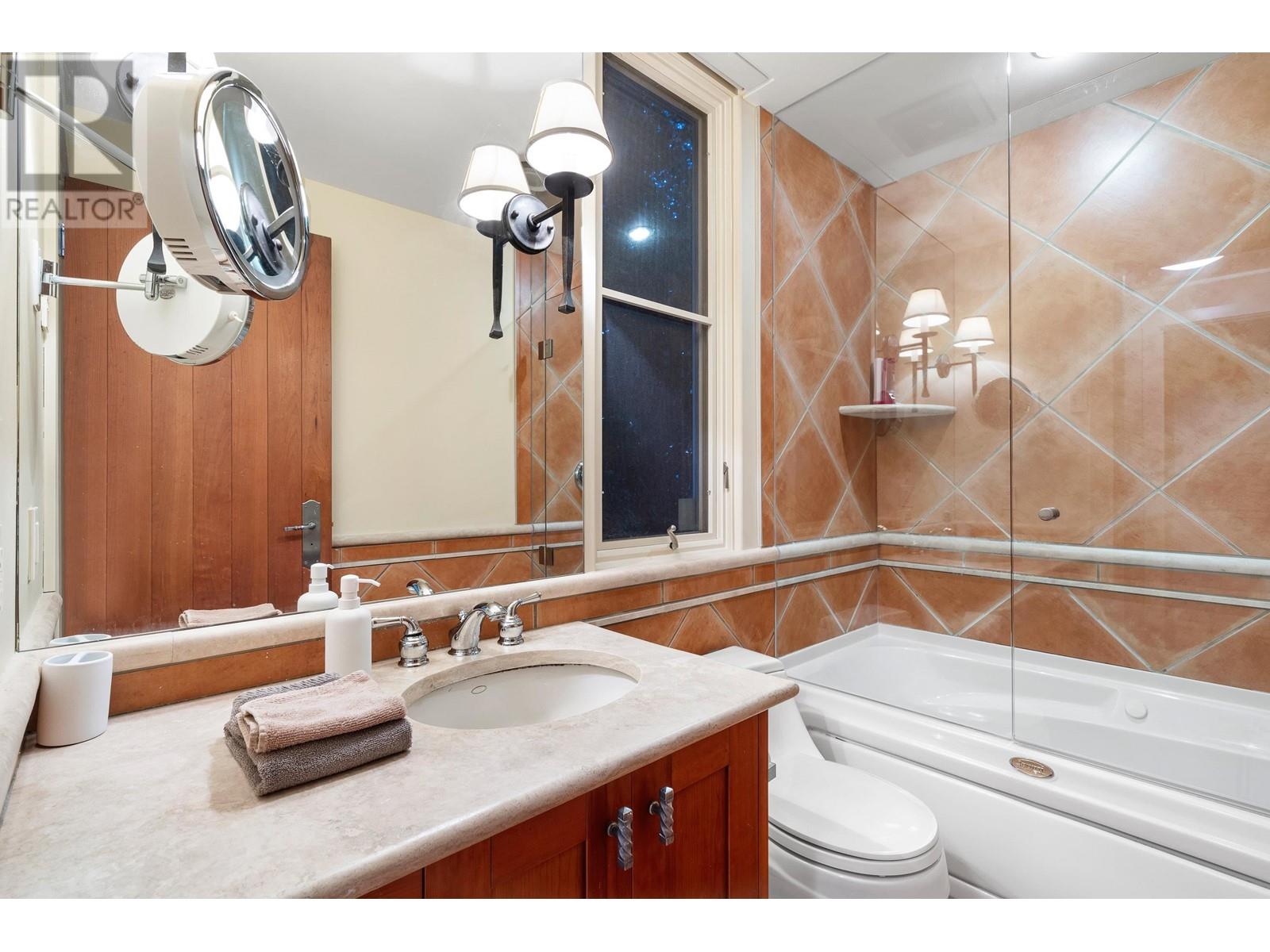 6257 Taylor Drive, West Vancouver, British Columbia  V7W 1Y8 - Photo 37 - R2828503