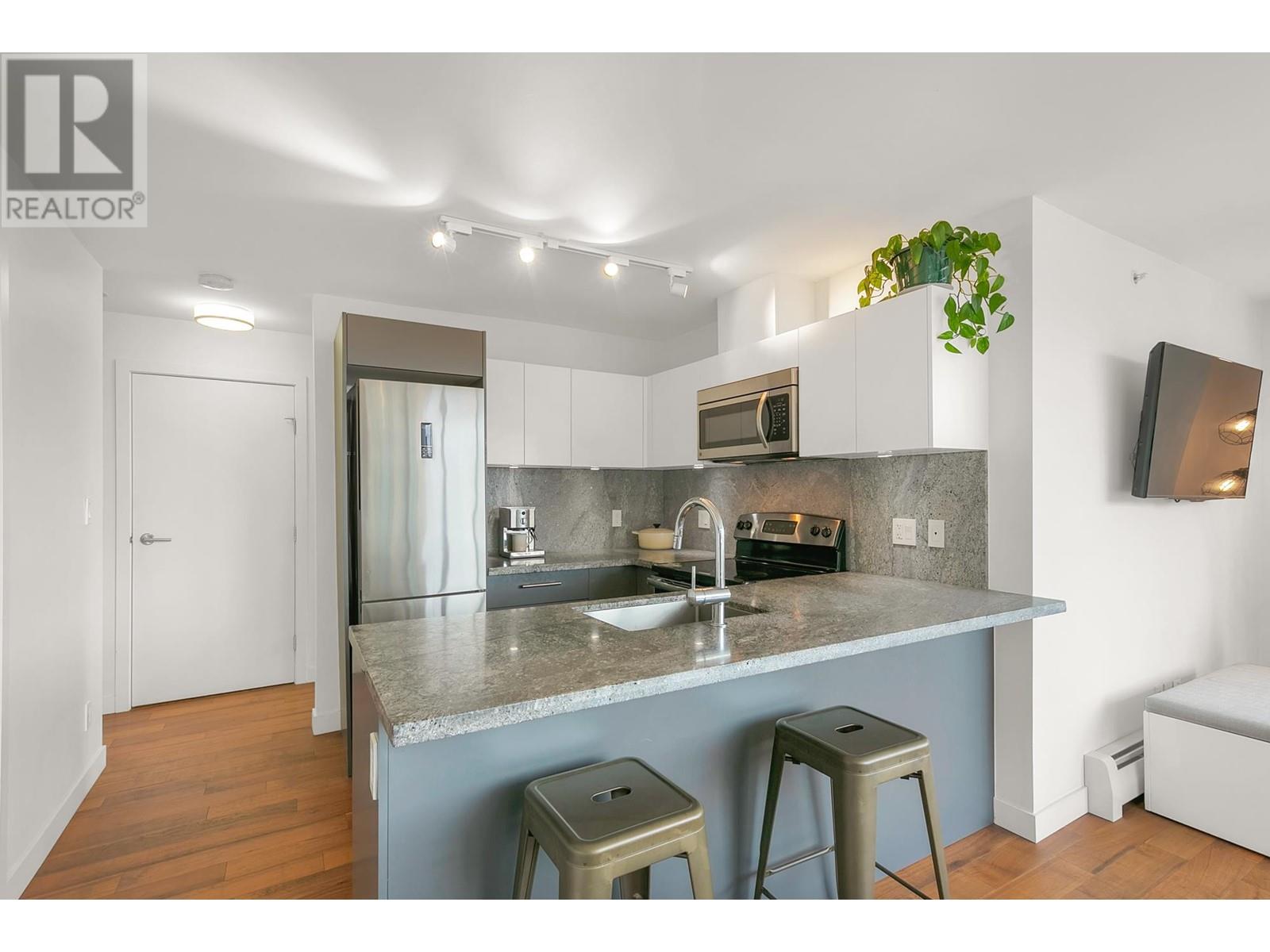 705 188 KEEFER STREET, vancouver, British Columbia