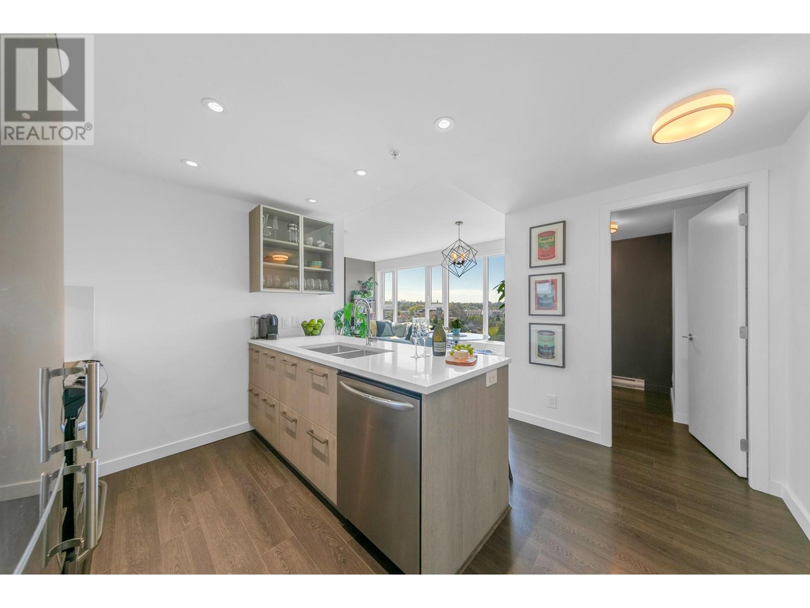 751 955 E Hastings Street, Vancouver, British Columbia  V6A 0G8 - Photo 3 - R2814354